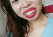 龅牙小姐姐,绽放自信笑容的美丽小姐姐